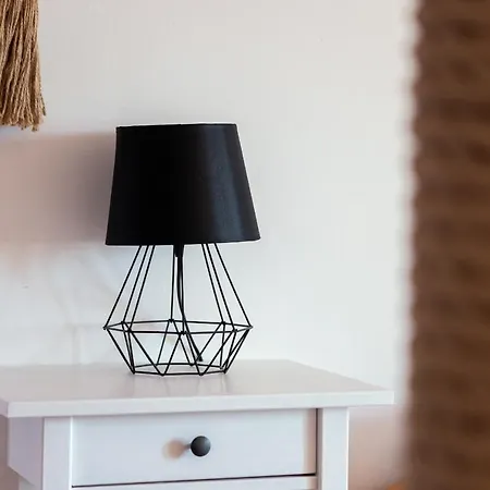 Hugo By The Sea By Renters *