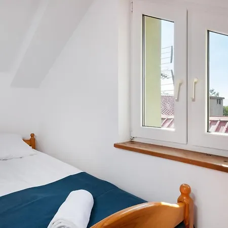 Hugo By The Sea By Renters *